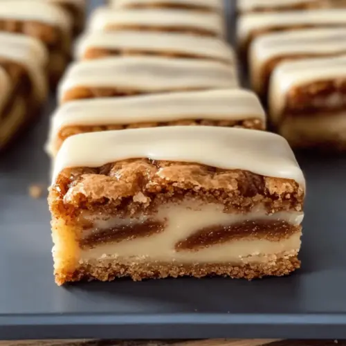 Cinnamon Roll Blondies
