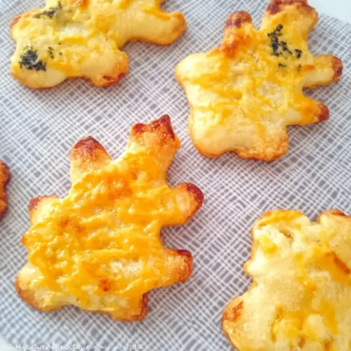 Cheesy Crescent Roll Leaves