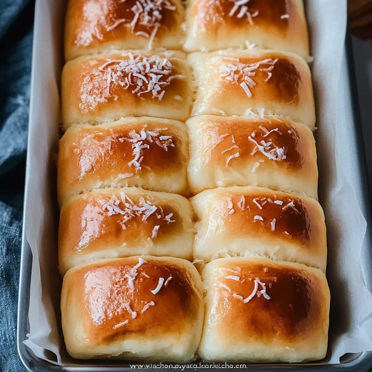 Fluffy Chinese Coconut Buns That Melt in Your Mouth 3 33e21487 6124 47aa 8b79 260b50d69a4abr l3okir